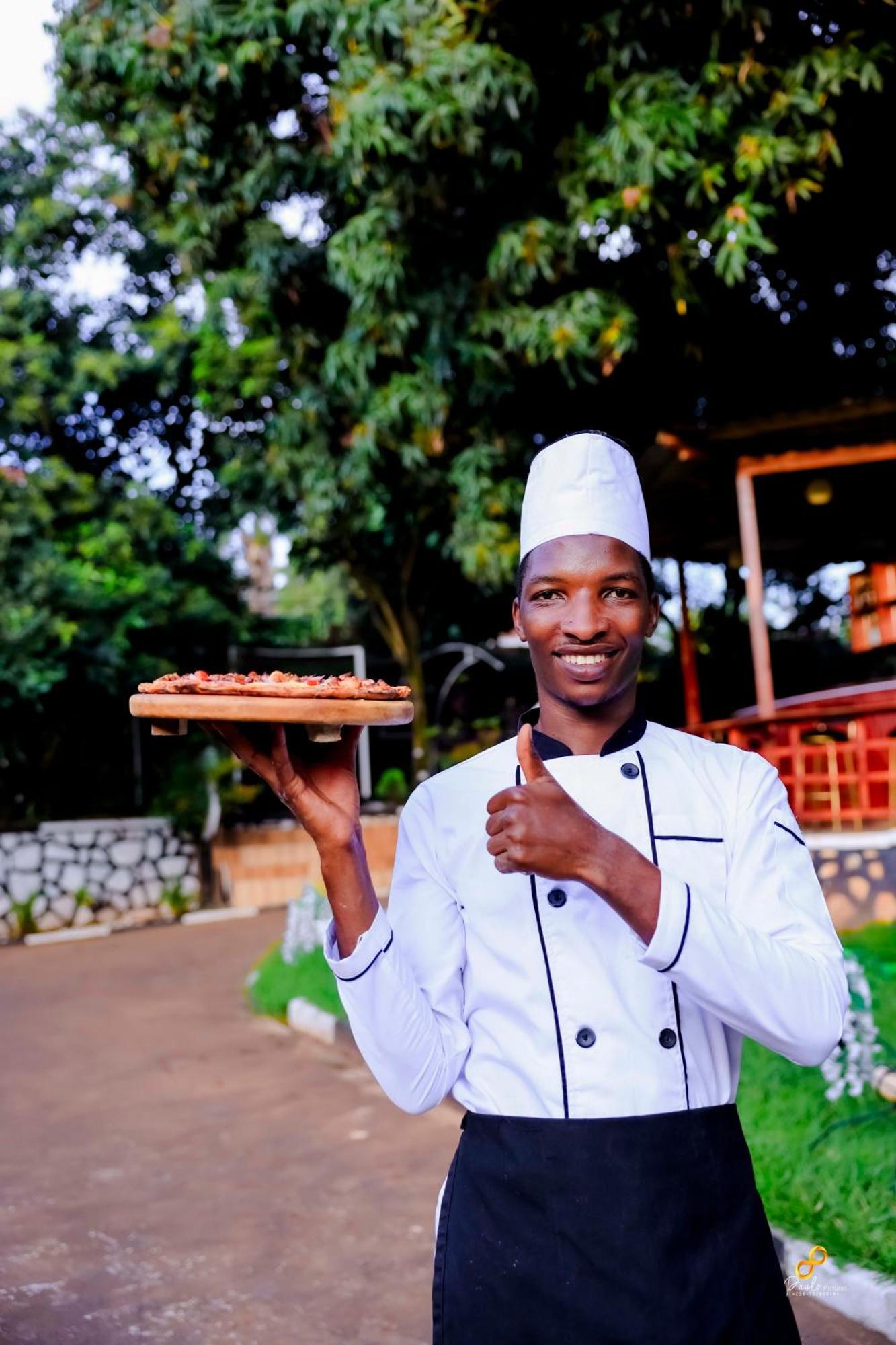 Hotel Golden Court Kampala Exterior foto